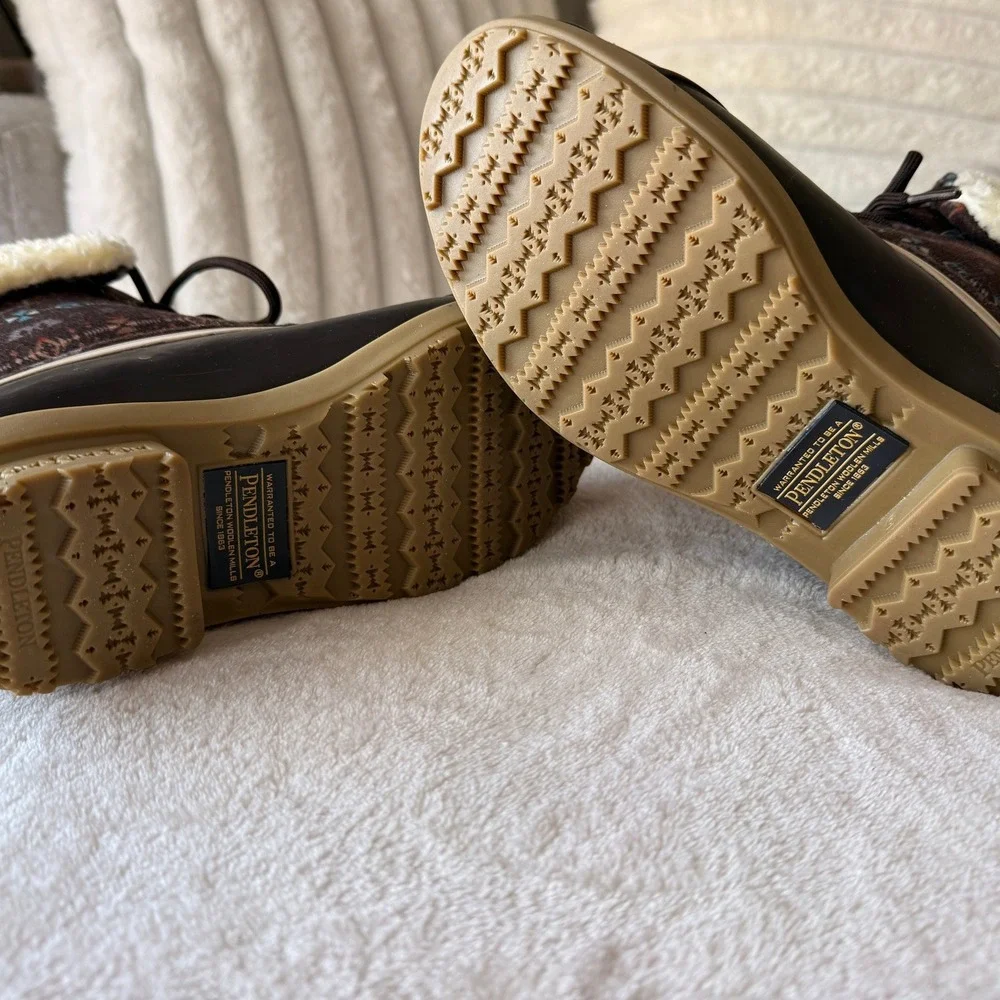 Pendleton Duck Boots Women's Size 6 Waterproof Sherpa Lined‎ Nordic Print